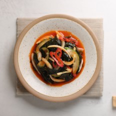 새콤달콤미역오이무침 130g